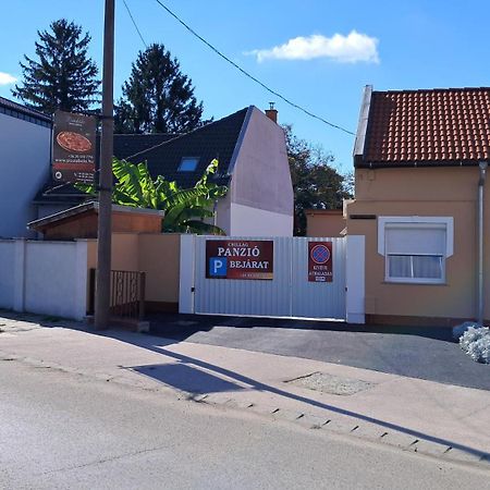 Hotel Csillag Panzio Vác Exterior foto